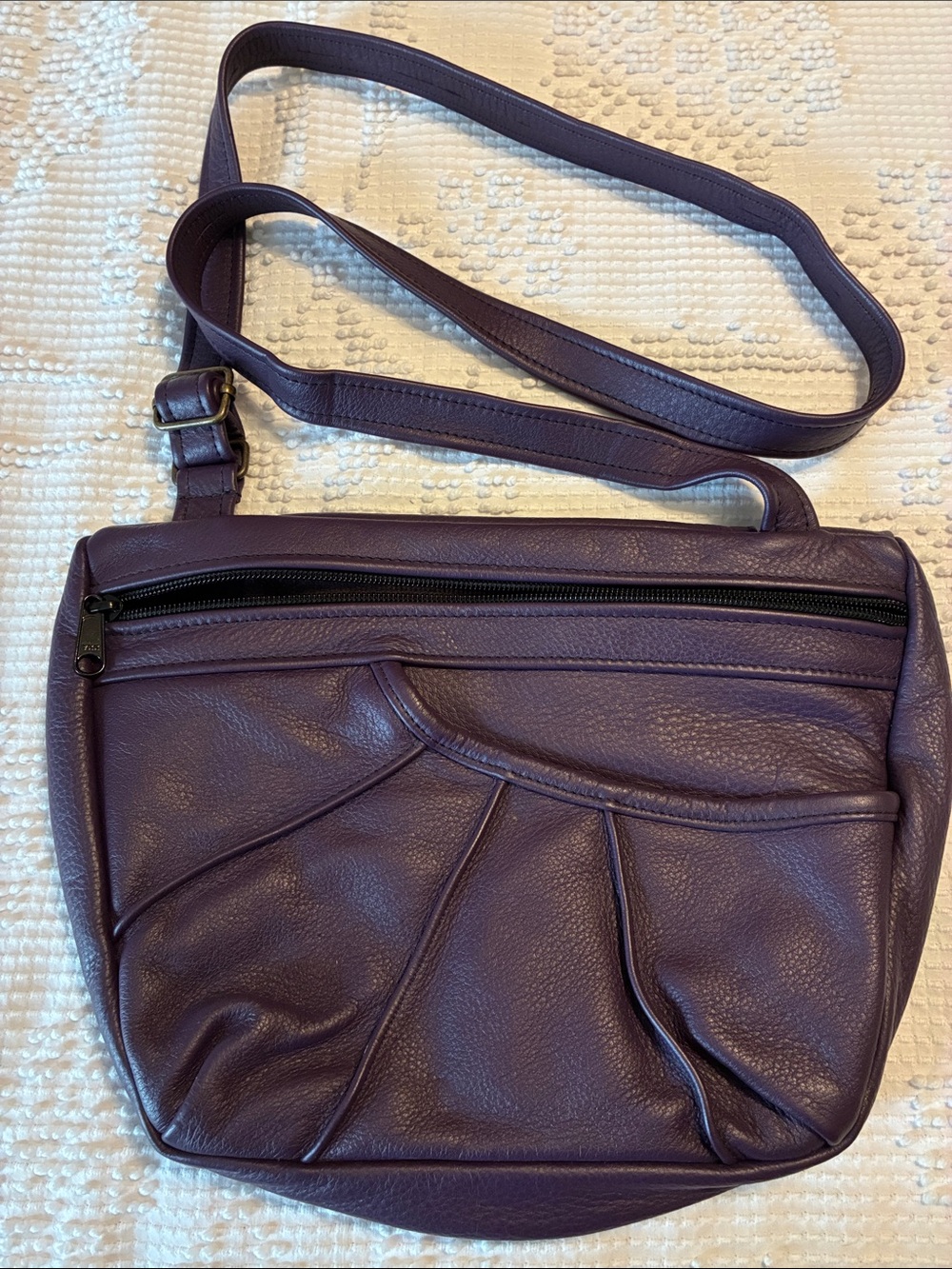 Women's Pleated Crossbody Bag in Purple